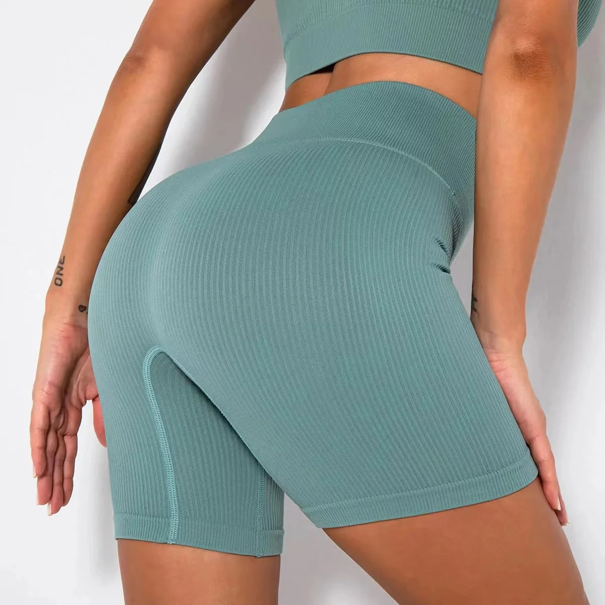 Seamless High-Waist Sports Shorts